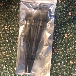 F.A.R.A.H. Brush set